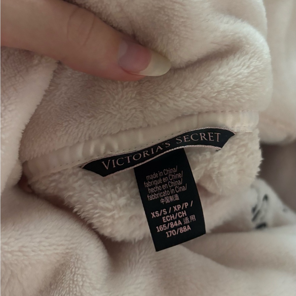 Victorias Secret Pink Robe - Picture 3 of 3